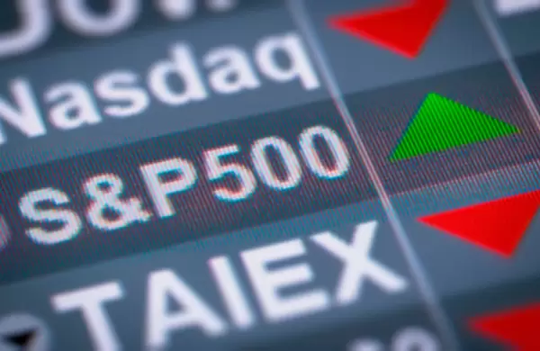 El S&P 500 cae a su nivel ms bajo en cinco meses