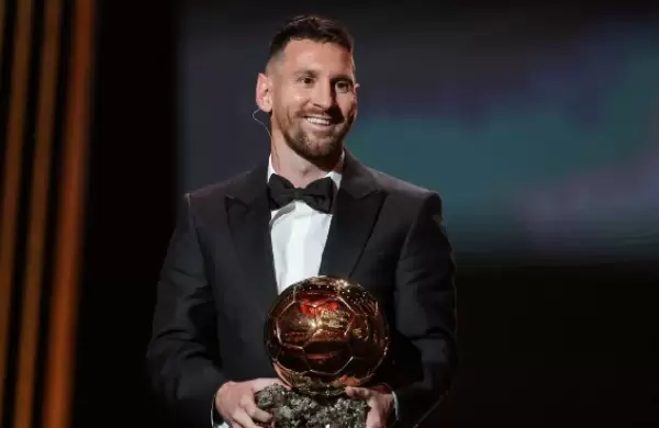 En el cumple de Diego, Messi se consagró como el mejor futbolista de todos los tiempos