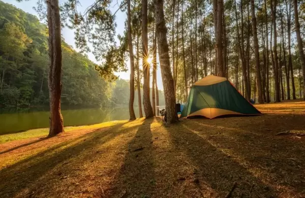 Lugares ideales para acampar en Europa: así es la nueva tendencia de viajes