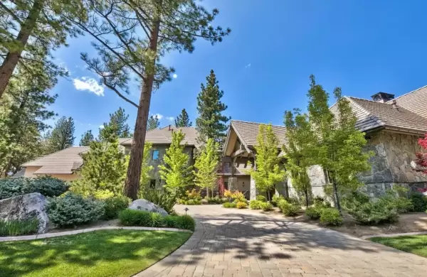 Dnde estn y cunto cuestan las mansiones de lujo que CEOs y fundadores pusieron a la venta este ao