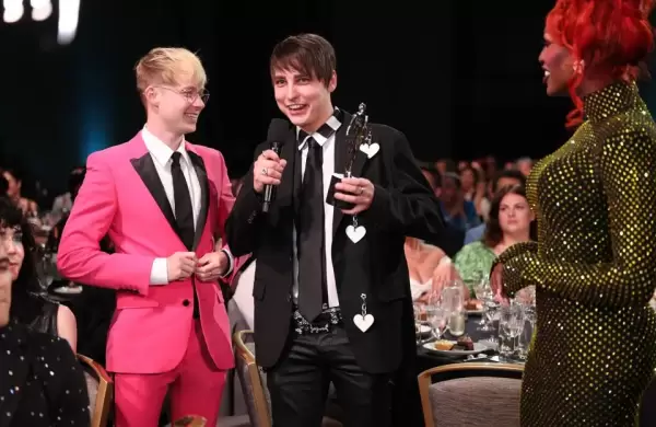 Pasaron de crear contenido en YouTube a agotar la salas de cine: el asombroso caso Sam y Colby en EE.UU.