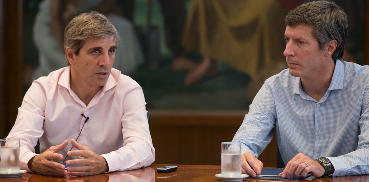 Santiago Bausili asumir la presidencia del Banco Central y Luis Caputo  termina de conformar su equipo - Forbes Argentina