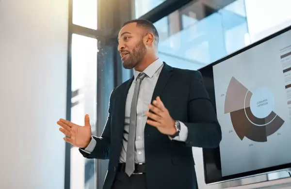 Consejos para dominar una sala de conferencia y hablar como un director ejecutivo