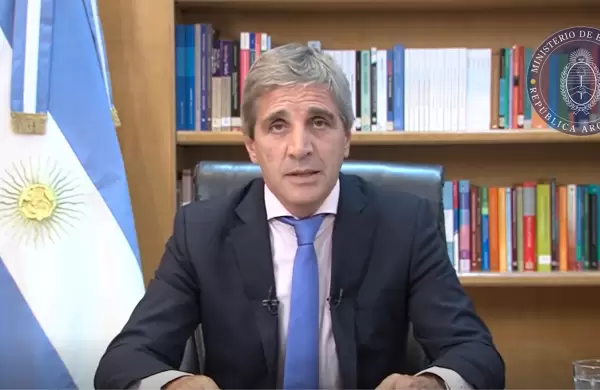 Dlar a $800, baja de subsidios a energa y transporte y aumento de la AUH, entre las medidas de Luis Caputo apoyadas por el FMI