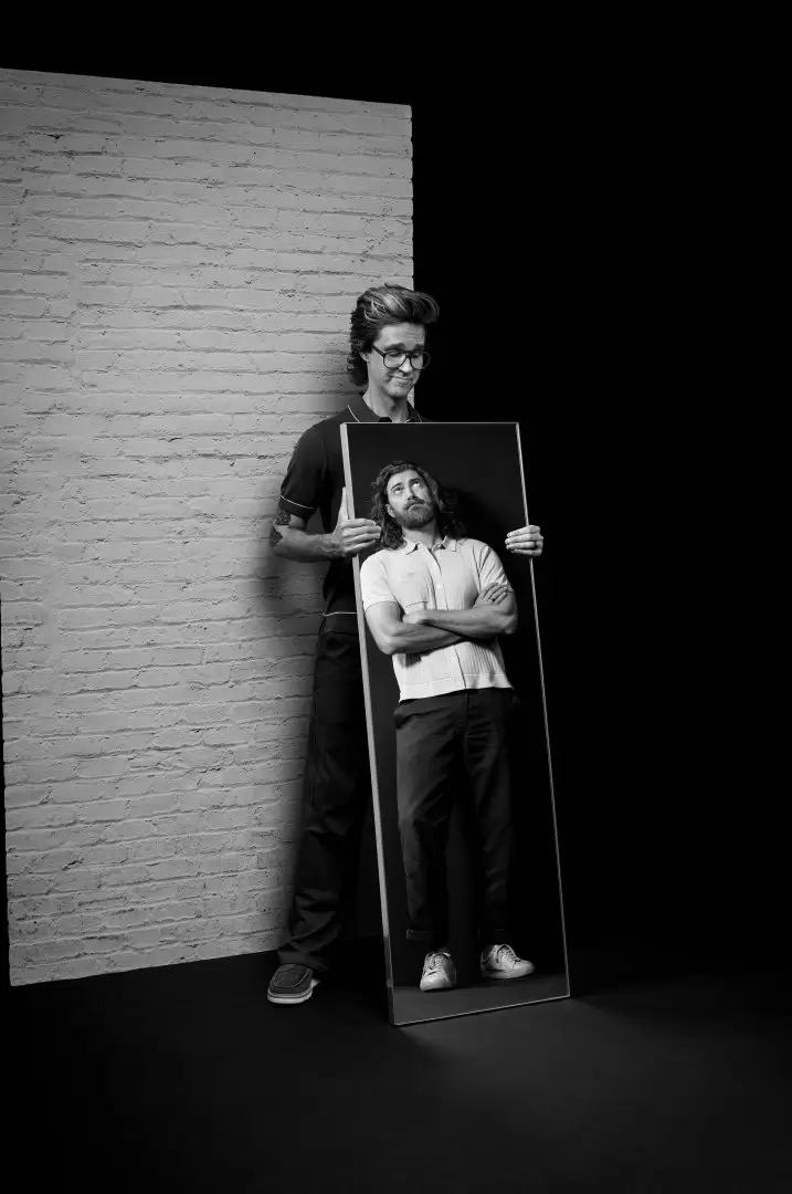 top creators - - diciembre 2023 forbesus - 003 rhett and link by devin yalkin for forbes_0578_bw copia