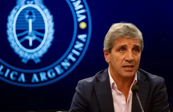 El calendario de vencimientos de deuda que explica el ruido con el dólar en los mercados