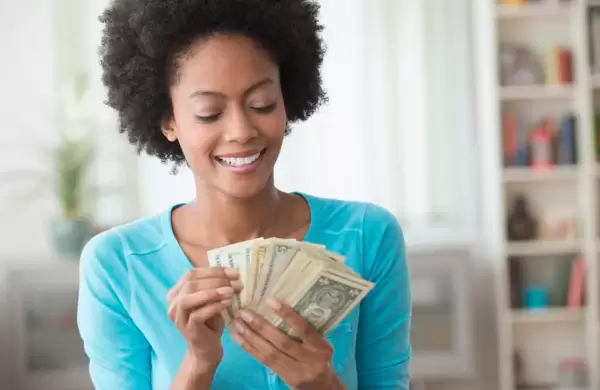 Cinco cambios de mentalidad que debés realizar para convertirte en una "máquina de hacer dinero"