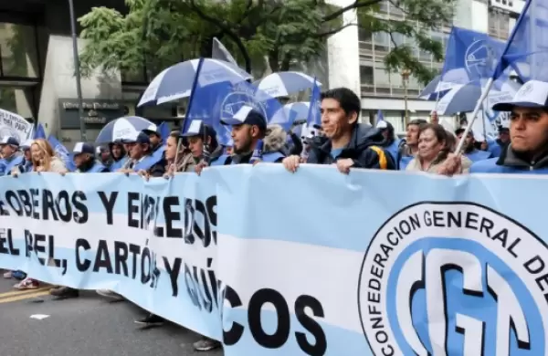 Paro de la CGT y marcha al Congreso: qué servicios se ven afectados