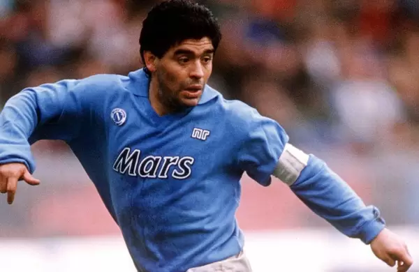 Torneo de poker premia al ganador con una icnica camiseta de Maradona: cmo participar y la historia de la prenda