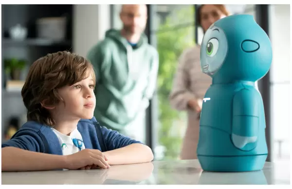 Así es Moxie, el robot emocionalmente inteligente para jugar con niños