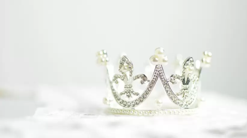corona, tiara, cristales