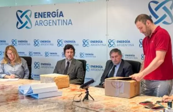 Aprueban la privatizacin de Enarsa y las acciones de Transener sern las primeras en venderse