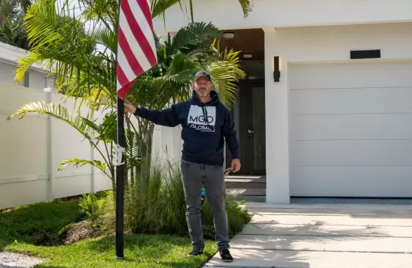 Es argentino y encontró un nicho en Estados Unidos para invertir: los mástiles para banderas
