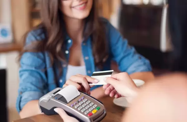 "Cuotas simples", versión privada: sin el apoyo del programa oficial, las paytech lanzan sus propios planes para sostener el mercado