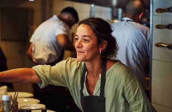 Cocina con identidad: cómo esta chef creó un restaurante distinguido por Michelin que combate la crisis con auténtica comida italiana
