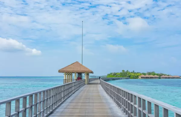 Conocé este lujoso hotel en Maldivas ubicado en uno de los atolones más grandes y profundos del mundo