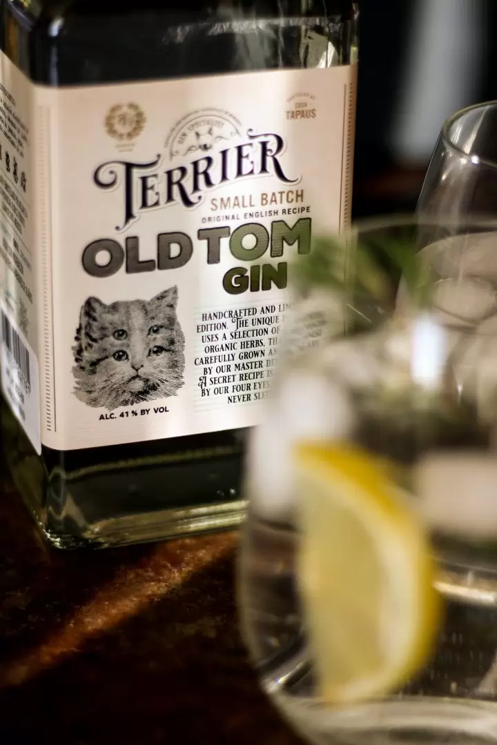 Gin Terrier Old Tom.
