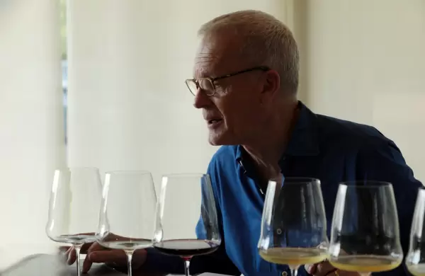 De copa en copa por el universo del vino, reflexiones desde la perspectiva de Tim Atkin