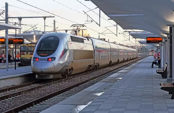Así sería el tren bajo el agua que conectaría África y Europa para 2030