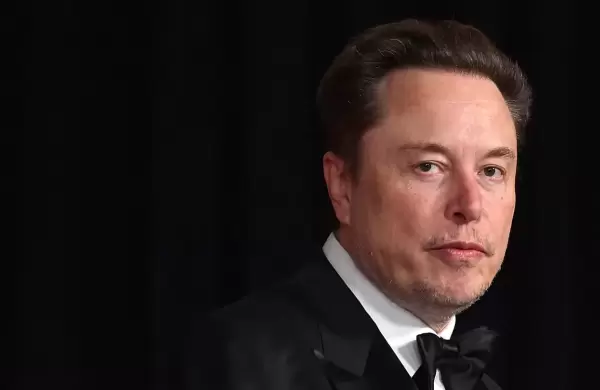 Por qué inversores están vendiendo masivamente acciones de Tesla