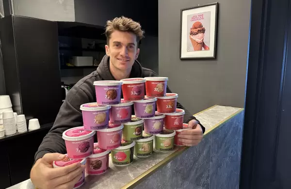 Modelo y nieto del fundador de Freddo, lanzó su línea de helados healthy y wellness