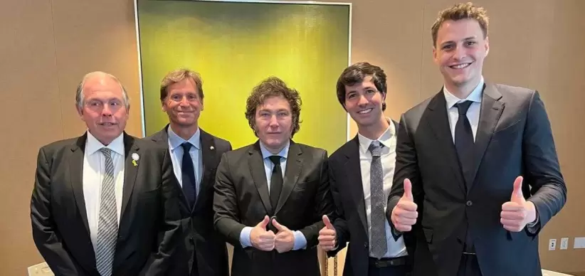 Javier Milei junto a directivos de Worldcoin