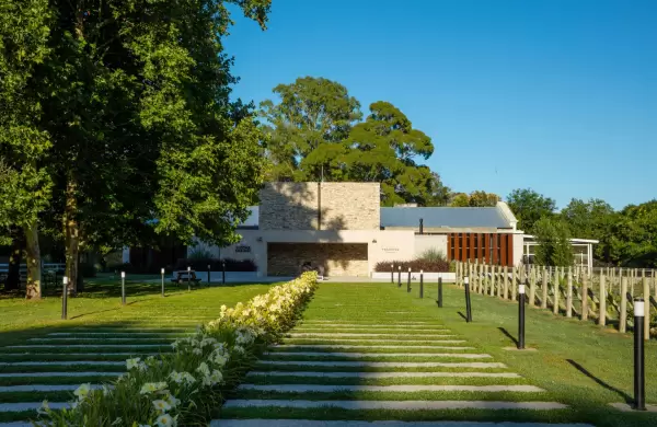 Una copa de vino en Buenos Aires: cuáles son las propuestas enoturísticas en suelo bonaerense