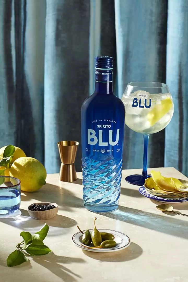 Spirito Blu es el gin que comercializa Fratelli Branca en la Argentina
