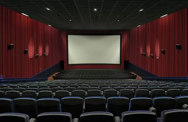 ¿Ajuste o falta de películas?: por qué la gente no va al cine