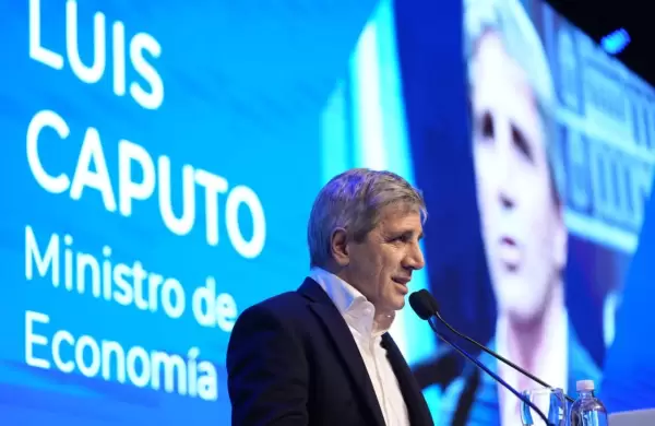 Caputo explicó cómo es el plan para captar US$ 200.000 millones guardados "en el colchón"