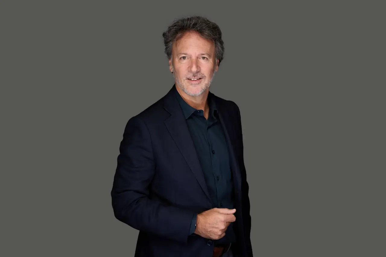 summit ceo 2024 - 8vo panel - en primera persona - juan martin de la serna (mercadolibre) _c4a3038 1