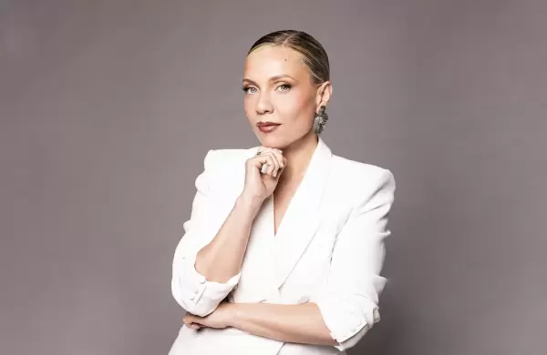 De inmigrante a empresaria: la argentina que triunfa en el mundo con sus cursos online de makeup y belleza