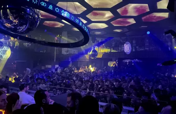 Hoteles, gastronomía y música: cómo Pacha Ibiza es convirtió en un "ícono de la fiesta"