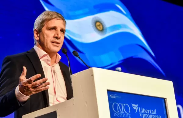 Las dudas que deja la baja del Impuesto PAIS y cuáles son los riesgos para la economía