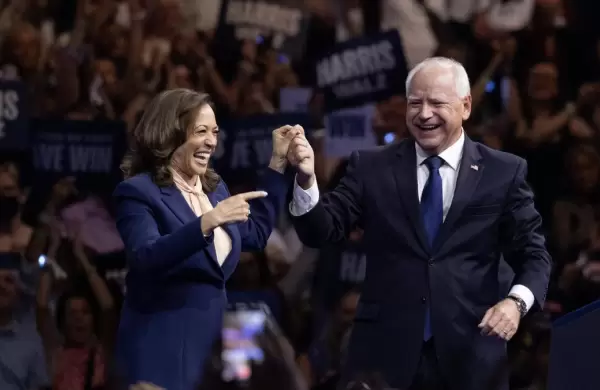 Con cuánto patrimonio llega Tim Walz, el candidato a vicepresidente de Kamala Harris, a estas elecciones