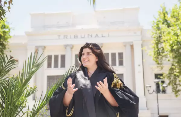 A los 28 aos, logr ms de 13.000 ciudadanas italianas saltando los obstculos burocrticos