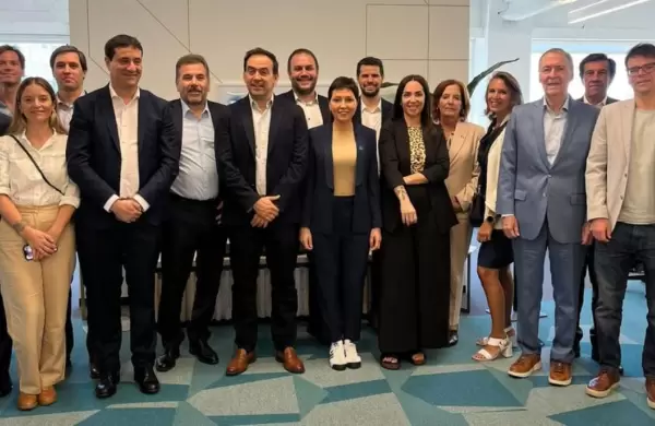 Worldcoin profundiza vínculo con Argentina: charla con politicos en San Francisco y visita de un alto directivo al país