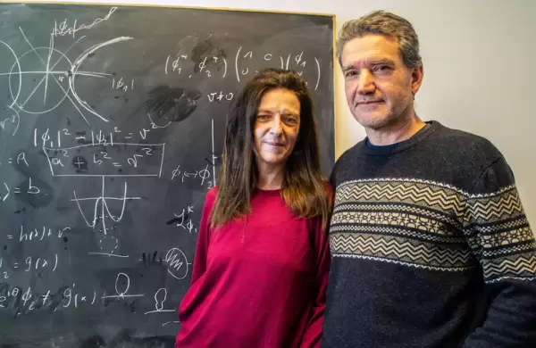 Una pareja de físicos del Balseiro logra comprender un enigmático fenómeno cuántico y recibe la Medalla Dirac
