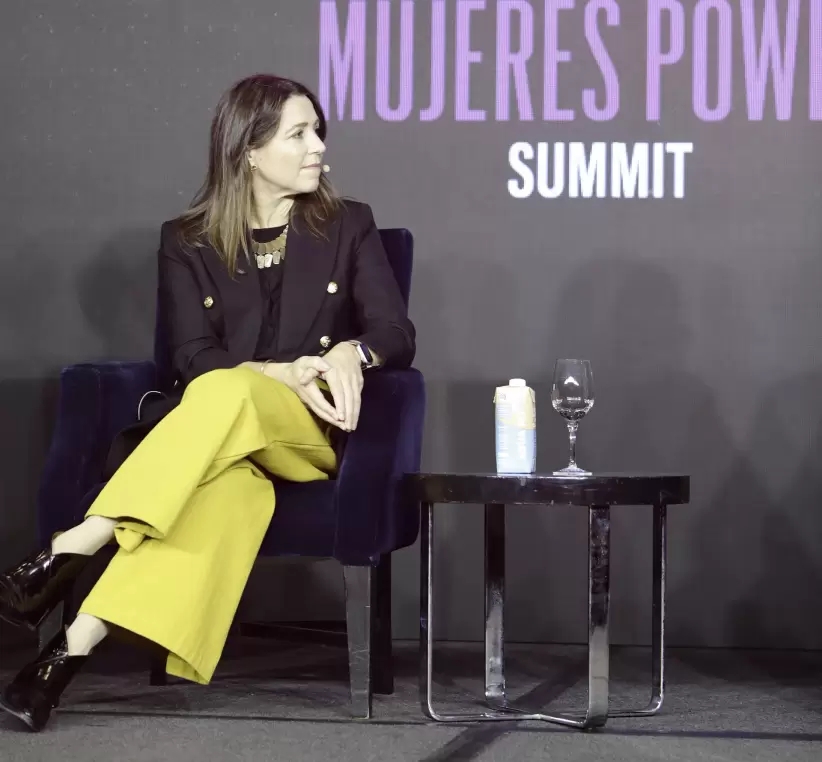 summit mujeres power 2024 - 4to panel tambien es terreno femenino - veronica incera - bbva martinez diego-092 copia