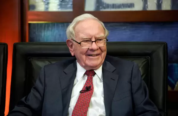 Las ventas de acciones de Warren Buffett demuestran lo "sobrevalorado" que está el mercado