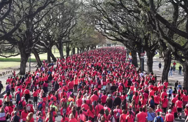 Caminata Avon 2024: ms de 12.500 personas se unieron por la deteccin temprana del cncer de mama