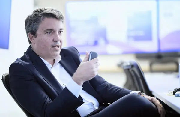 Demián Pintos, CEO de Philipp Morris en NYStudio: "Nuestra meta es que los cigarrillos terminen en los museos"