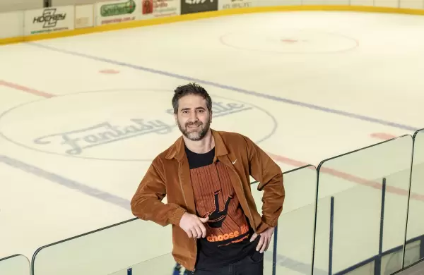 Abri en Villa Devoto la pista de patinaje sobre hielo ms grande de Sudamrica y busca revolucionar el deporte