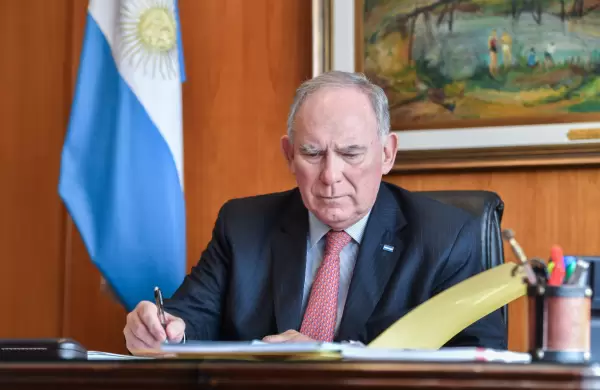El secretario de Minería de Milei adelantó a Forbes las inversiones que vendrían por el boom del litio y el cobre