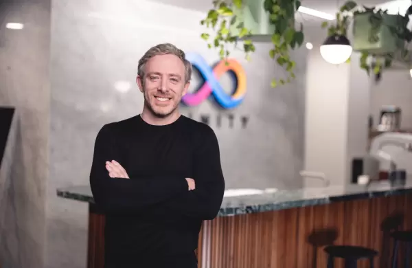 Dominic Williams: "El internet del futuro no estará controlado por grandes corporaciones"