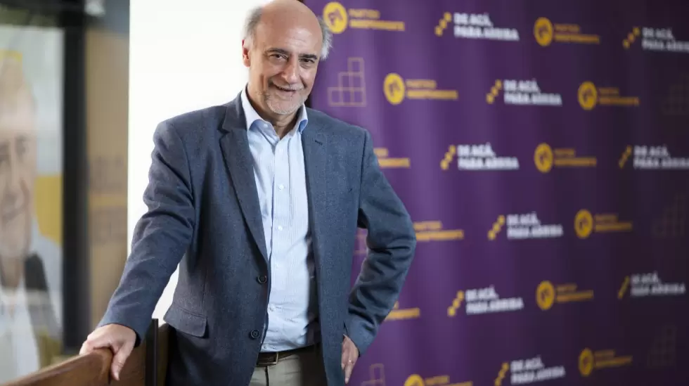 Pablo Mieres, candidato a la presidencia por el Partido Independiente. Fotos: Le