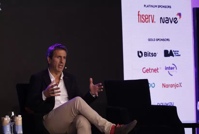 summit revolucion fintech 2024 - 2do panel - spot fiserv - juan sebastian martinez - fiserv (1) _c8a4210