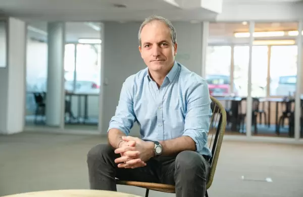 Emprender después de una crisis: dejó la vida corporativa y armó una firma de renting ejecutivo que opera en cuatro países