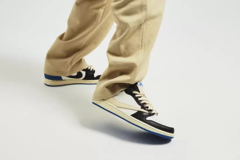 Nike Air Jordan 1 Low fragment design x Travis Scott