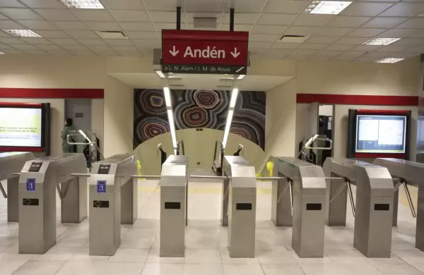 La apertura de pagos en el subte desata "una batalla" de descuentos para atraer a los usuarios